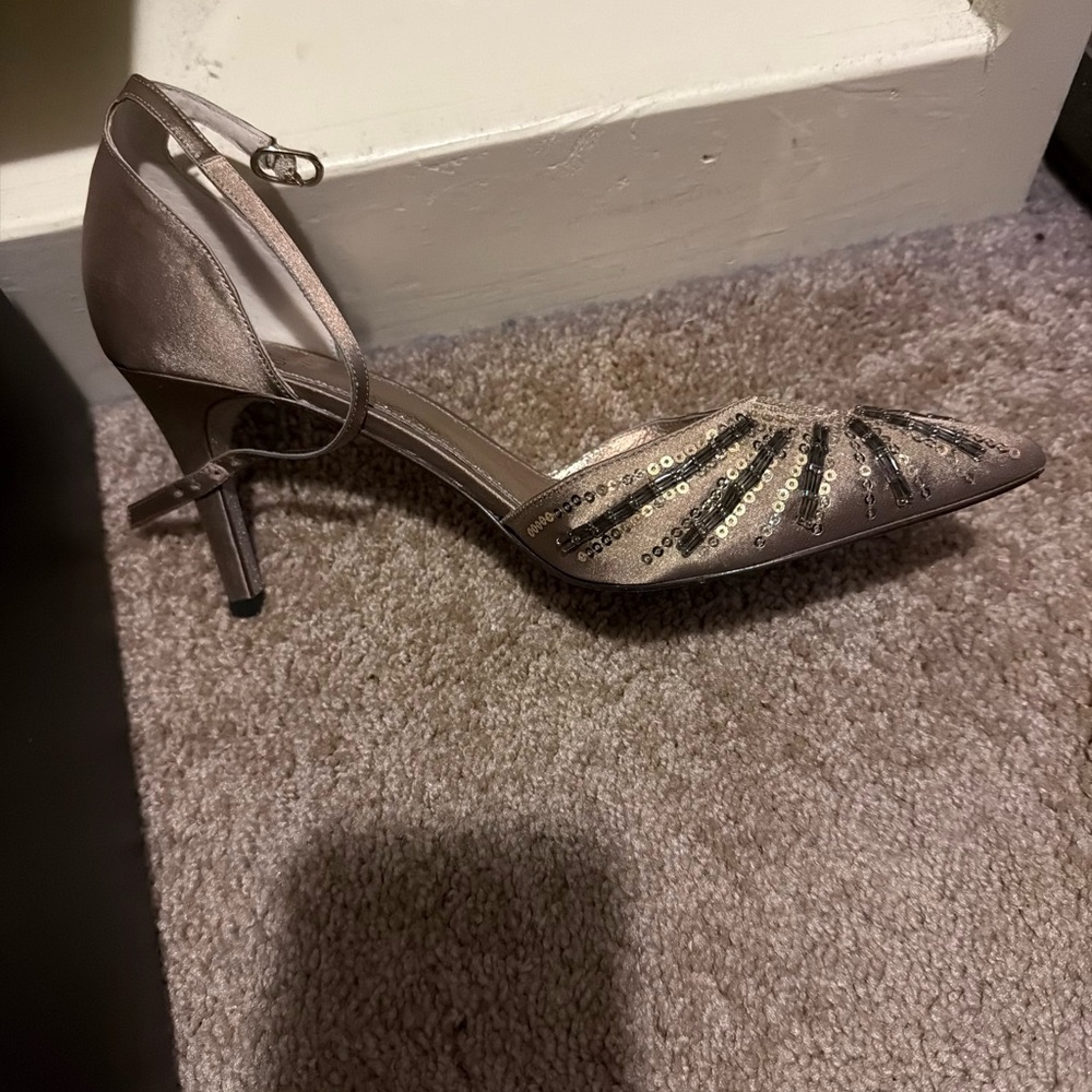 Adrianna Papell Embellished Pointed-Toe Heels – Size 9
